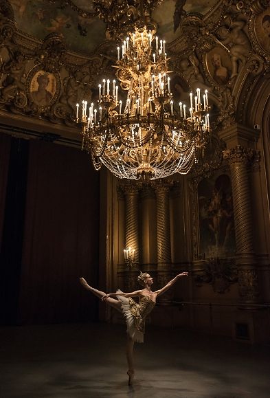 Ballet Performance, Art Ballet, The Royal Ballet, Royal Core, Paris Opera Ballet, Ballet Beauty, Date Idea, Ballet Performances, Ballet Inspiration