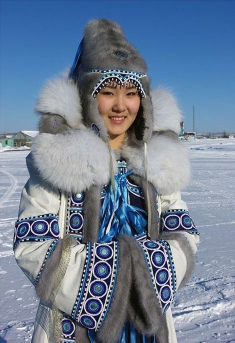 (Yakut people) Yakutia beautiful girl. Siberia, Russia. Turkish Women, Traditional Fashion, Folk Costume, World Cultures, People Of The World, 인물 사진, Sioux, Ethnic Fashion, People Around The World