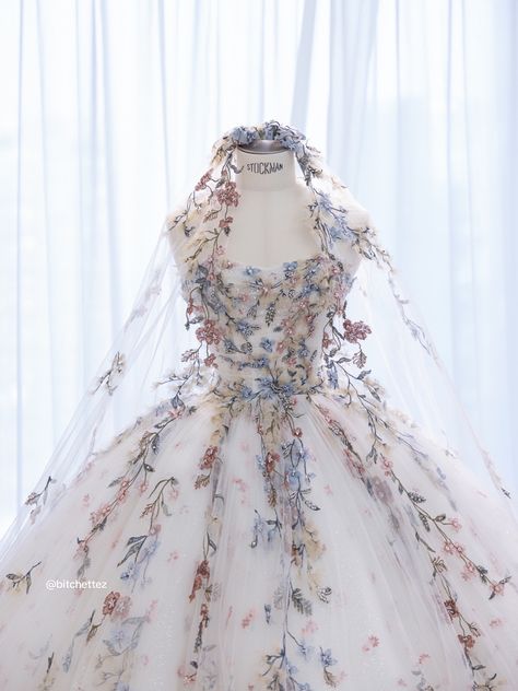 💋 on TikTok Floral Ball Gown, Wedding Tulle, Gowns Dresses Elegant, Fairy Wedding, Dream Wedding Ideas Dresses, Fantasy Gowns, Princess Wedding Dresses, Princess Wedding, Dress Gown