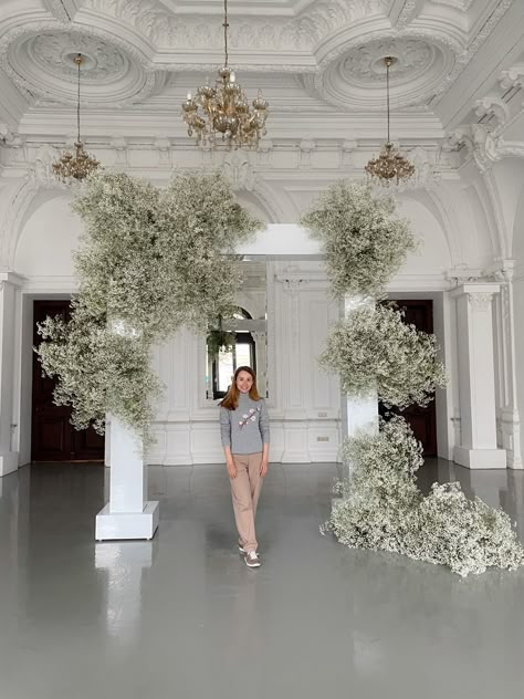 White Flowers Hanging From Ceiling, Hanging White Flowers Wedding, Wedding Arch Elegant, Wedding Altar Ideas Indoor Ceremony Arch, Micro Wedding Decor, Green Anthurium, Wedding Tunnels, Baby Breath Wedding, Babies Breath Flowers