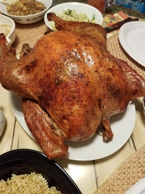 Our local Safeway is called Genuardi's and they've been advertising this recipe all over the place. I think it's worth giving a try. This can be done with a Turkey as large as 24lbs. Paleo Turkey, Roasting Times, Frozen Turkey, Whole Turkey, Turkey Legs, Empanadas Recipe, Turkey Recipe, Cooking Temperatures, Turkey Breast