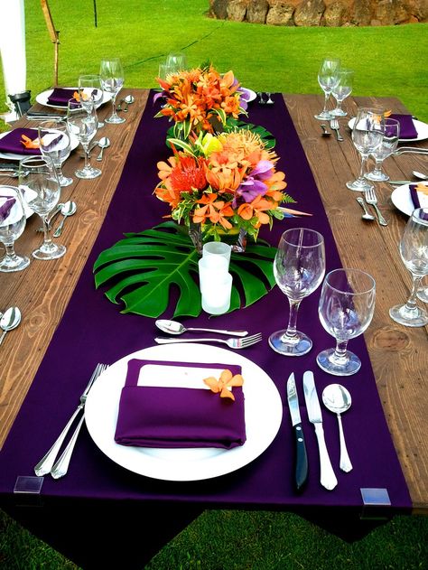 tropical centerpiece with purple and orange Tafel Decor, Cards Table, Fiesta Tropical, Hawaii Destination Wedding, Hawaiian Party, Hawaiian Wedding, Tropical Party, Tropical Theme, Wedding Table Settings