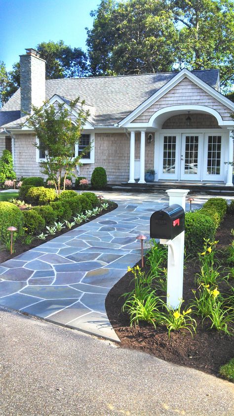 New Entry with irregular bluestone walkway, Walpole Woodworkers Mailbox & post. Boxwood hedging with perennial borders. Garden Walkway Ideas, Argyle Wall, Front Walkway Landscaping, Bluestone Walkway, Flagstone Walkway, Backyard Walkway, Walkway Landscaping, Walkway Design, Outdoor Walkway