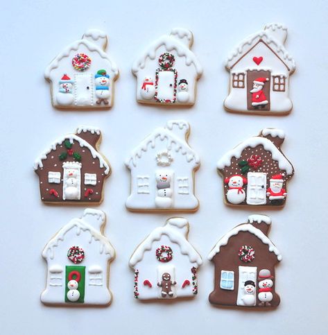 Cottage Cookies - Sablés Maisonnettes de Noël | Julie McDuff | Flickr Gingerbread House Template, Decoupage Jars, House Cookies, Gingerbread House Cookies, Gingerbread Party, Christmas Biscuits, Cookie House, Ornament Cookies, Fancy Cookies