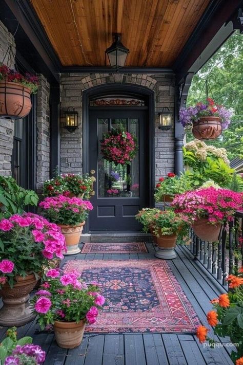 Spring Porch Decor, Porch Chairs, Backyard Designs, Porch Makeover, Casa Country, Porch Garden, Front Porch Decorating, Container Gardens, Porch Design