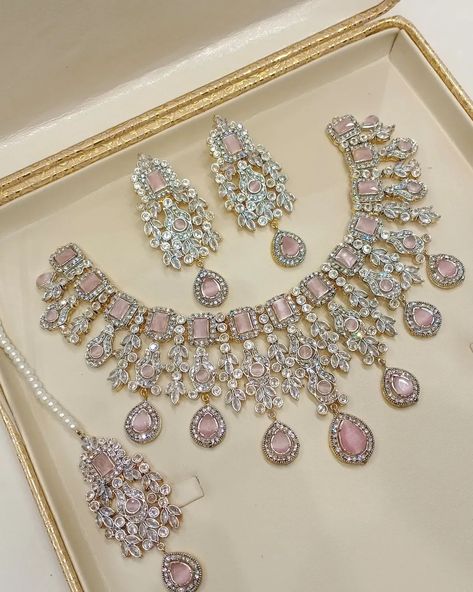 Kundan jewellery set