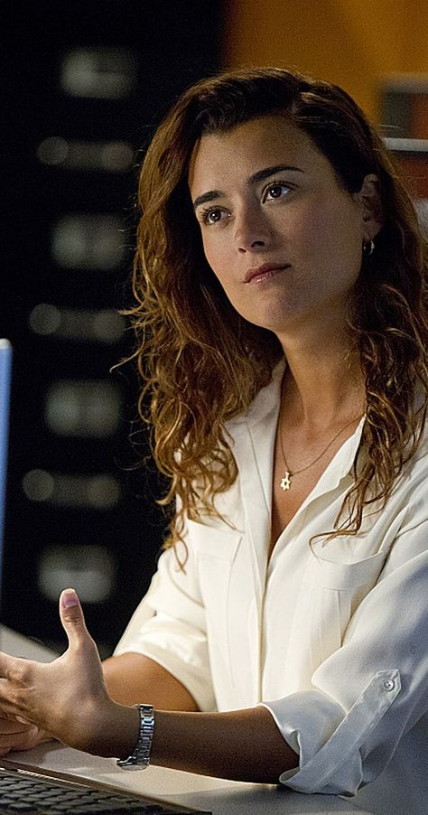 Pictures & Photos of Cote de Pablo - IMDb Ncis Ziva, Ziva And Tony, Ncis Cast, Ziva David, Michael Weatherly, Greys Anatomy Cast, Mark Harmon, Woman Movie, Ncis Los