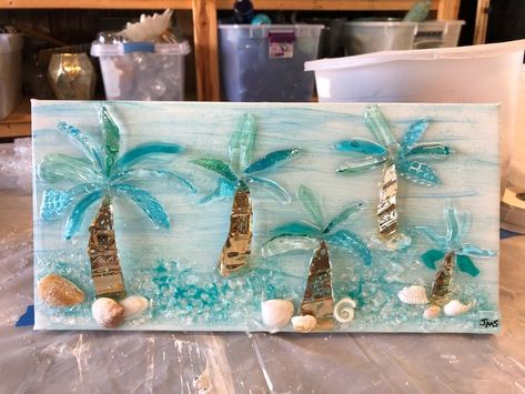 Fused Glass Palm Trees, Sea Glass Window, Artisan Workshop, Broken Glass Crafts, Glass Art Techniques, Sea Glass Art Projects, Art Coquillage, Seashell Wall Art, Seaglass Art