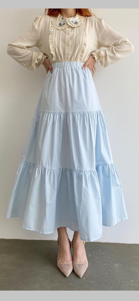 Cloche Skirt, Muslim Outfits Summer, Blue Skirt Outfits, Long Blue Skirts, Cute Formal Dresses, Wedding Lehenga Designs, Long Skirt Fashion, Blouse Casual Fashion, Muslim Fashion Hijab Outfits