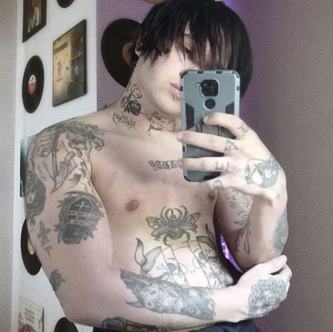 Alternative Tattoos Man, Goth Tattoos, Tattoo Boy, Tattooed Men, Goth Guys, Goth Boy, Japan Tattoo, Black Tattoo, Boy Tattoos