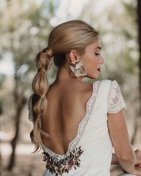 Trendy Ponytail, Ideas Para El Pelo, Ponytail Hairstyle Ideas, Preppy Hairstyles, Hairstyle Ideas Easy, Wedding Hair Up, Bubble Ponytail, Ponytail Hairstyle, Find Hairstyles