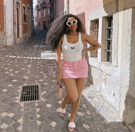 Linda Mtoba, Lisbon Instagram, Lunch Outfits, Curvy Casual Outfits, Cute Professional Outfits, African Print Maxi Skirt, Classy Summer Outfits, Simple Style Outfits, Dressy Casual Outfits