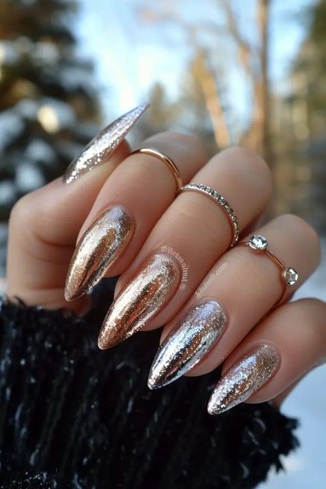 50 Glamorous Chrome Nails Designs For a Shinning 2024 - ACRYLICNAILDESIGNS Silver Gold Nails, Ombre Nails For Fall, Nails Glitter French, September Nail Colors, Nirvana Nails, Gold Holiday Nails, Chrome Tips, Nails For Fall, Gold Chrome Nails