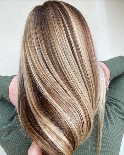 Caramel and Blonde Highlights Women Blonde Hairstyles, Brunette With Caramel, Blonde And Caramel Highlights, Blonde And Caramel, Blonde Highlights With Lowlights, Blonde Highlights Ideas, Highlights Ideas, Red Blonde Hair, Blonde Balayage Highlights