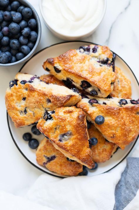 Blueberry Greek Yogurt Scones Greek Yogurt Scones, Yogurt Scones Recipe, Pumpkin Cottage Cheese, Greek Yogurt Bread, Yogurt Scones, Zucchini Cheddar, Healthy Scones, Greek Yogurt Cake, Pumpkin Cottage