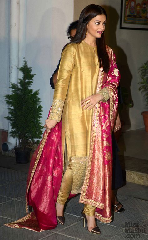 Aishwarya Rai Bachchan ऐश्वर्या राय, डिजाइनर कपड़े, Nikkah Dress, Indian Designer Suits, Salwar Kamiz, Patiala Salwar, Indian Woman, Kurti Designs Party Wear, Indian Couture