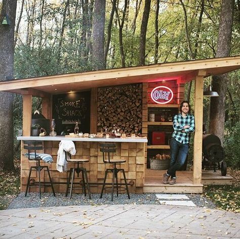 Bbq Shed, Outdoor Grill Station, Diy Outdoor Bar, Bar Shed, Bar Exterior, Outdoor Kitchen Bars, Outdoor Patio Bar, Outdoor Bbq Kitchen, Backyard Pavilion