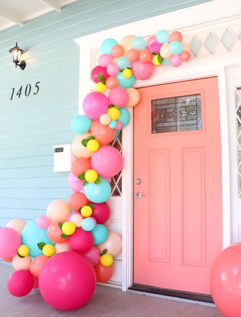 Make A Balloon Garland For Your Front Door - A Beautiful Mess Halloween Party Games, Balloon Columns, Balloon Diy, Beautiful Mess, Baby Shower Balloons, Smash Cake, Dollar Store Diy, Diy Party Decorations, Balloon Arch