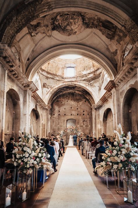 Beautiful wedding ceremony in San Jose el Viejo church - Antigua, Guatemala. Shot by destination wedding photographer, Zsanett Kovacs. Wedding Ceremony Places, Gardenia Wedding, Unique Wedding Locations, Latin Wedding, Guatemala Wedding, Wedding Venues Church, Beautiful Wedding Ceremony, Church Wedding Ceremony, Church Wedding Decorations