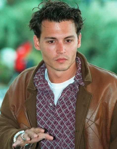 Johnny Depp Haircut, Johnny Depp Hairstyle, 90s Hairstyles Men, 2000s Hairstyles, Here's Johnny, Editorial Hair, Hair Inspiration Short, 90s Hairstyles, Long Hair Styles Men