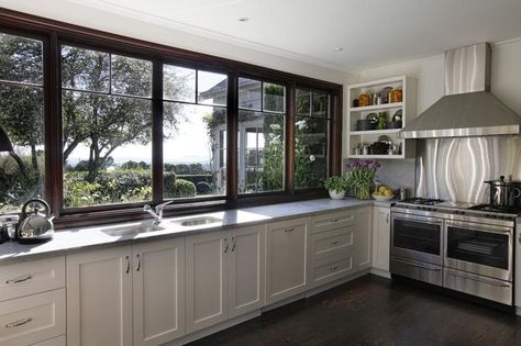 Kitchens Designs, No Upper Cabinets, Dish Washing, Farmhouse Sink Kitchen, Upper Cabinets, Cooking Area, Modern Kitchens, Window Blinds, Cabinets Kitchen