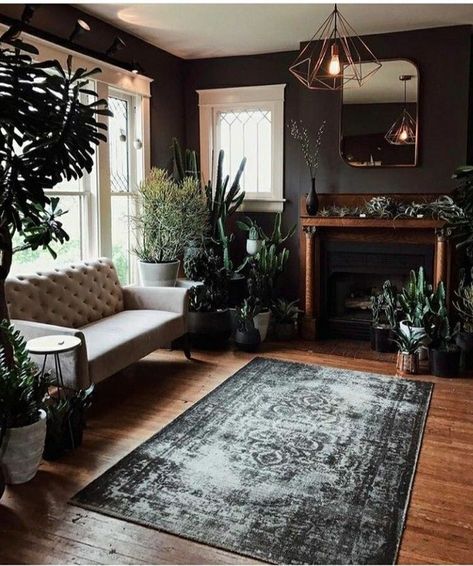 Design Ložnic, Moody Living Room, Lots Of Plants, Dark Living Rooms, Window Molding, Decor Eclectic, Boho Styl, Dark Walls, Design Seeds