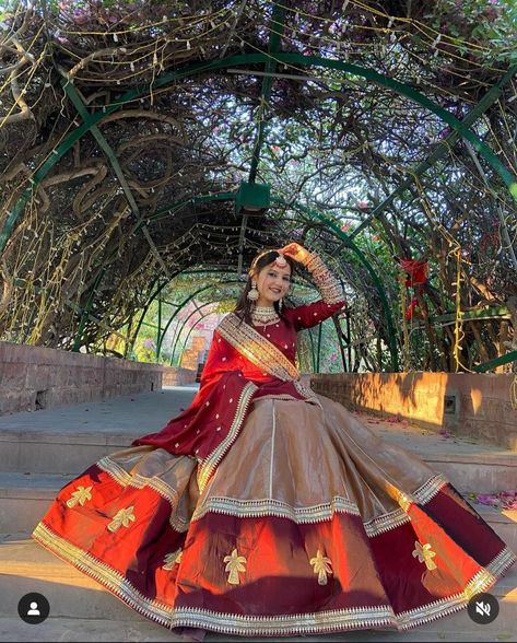 New Lehenga Designs Party Wear, Marwadi Lehenga, Rajputi Poshak Royal For Women, Marwadi Dress, Traditional Lehenga Designs, Indian Dress Up, Rajasthani Dress, Rajputi Dress, Bridal Lehenga Designs