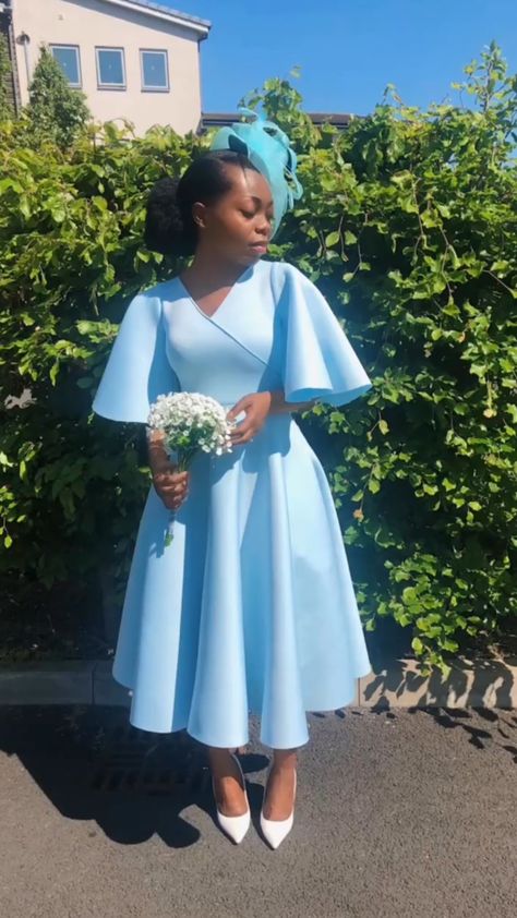 Bridal Satin Styles For Ladies, Flair Dresses Classy, Free Gown, Lace Dress Classy, Dress Outfits Party, Fancy Short Dresses, Long African Dresses, Best African Dresses, Short Dress Styles