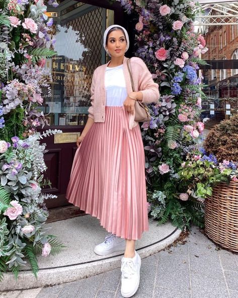 Modest Spring Outfits, Modest Outfits Muslim, Outfits Muslim, Hijab Fashion Summer, Conservative Outfits, Modest Casual Outfits, Conservative Fashion, Modest Fashion Hijab, Muslim Outfits Casual