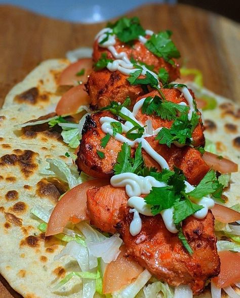 Homemade Chicken Tikka Kebab with Homemade Naan Bread #food #meal #foods #healthyfood #keto Funky Restaurant, Chicken Tikka Kebab, Eating Photography, Homemade Naan, Homemade Naan Bread, Air Fryer Recipes Dessert, Dream Food, Bread Food, Kebab Recipes