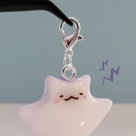 Yushim on Instagram: "Stingray charm 💜 Link in Bio~  #stingray #polymerclay #clay #claycharms #kawaii #miniature #handmade" Clay Stingray, Stingray Sculpture, Clay Charms, Stingray, Perler Beads, Diy Gifts, Link In Bio, Polymer Clay, Miniatures