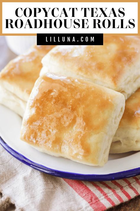 Copycat Texas Roadhouse Rolls are so soft they melt in your mouth!! They are huge, buttery, and SO good! #texasroadhousecopycatrolls #copycattexasroadhouserolls #texasroadhouse #rolls #copycatrolls Copycat Texas Roadhouse Rolls, Copycat Texas Roadhouse, Roadhouse Rolls, Texas Roadhouse Rolls, Road Kill, Gluten Free Yeast Free, Honey Glazed Ham, Dutch Oven Bread, Savory Herb