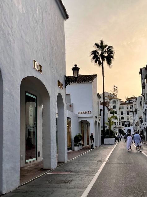 Marbella Spain Aesthetic, Marbella Aesthetic, Jets Privés De Luxe, Marbella Puerto Banus, Spain Aesthetic, Puerto Banus, Marbella Spain, Another Country, Luxury Shopping