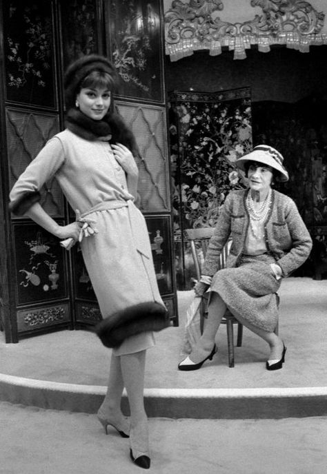 Coco Chanel Coco Chanel Pictures, Fashion Quotes Coco Chanel, Coco Chanel Birthday, Chanel Pictures, Fashion Designer Quotes, Chanel Birthday, Perfume Chanel, Chanel Quotes, Coco Chanel Quotes