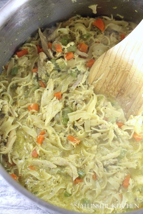 Rotisserie Chicken And Noodles Easy, Rotisserie Chicken And Noodles, Chicken And Noddles, Crockpot Rotisserie Chicken, Easy Chicken And Noodles, Rotisserie Chicken Recipes Leftover, Chicken And Egg Noodles, Crockpot Chicken And Noodles, Chicken And Noodles