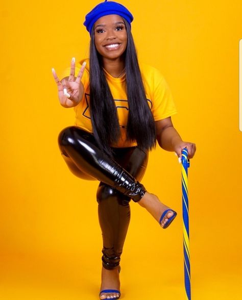 D9 Sorority Photoshoot, Sgrho Graduation Pictures, Sigma Gamma Rho Photoshoot, Sgrho Photoshoot, Sigma Gamma Rho Outfits, Sgrho Outfits, Sorority Photoshoot Ideas, Sgrho Paraphernalia, Sorority Photoshoot