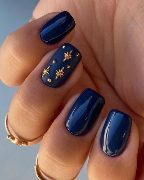 Nagellack Trends, Nail Color Trends, January Nails, Nail Colors Winter, Nail Polish Trends, Best Nail Art Designs, Blue Nail, Winter Nail Art, Winter Nail Designs