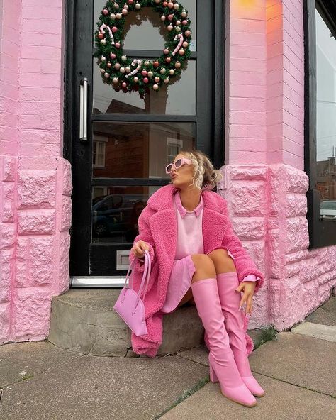 All Posts • Instagram Hot Pink Outfits Aesthetic, Hot Pink Outfits, Pink Outfits Aesthetic, All Pink Outfit, Hot Pink Outfit, Monochrome Style, Barbie Core, Monochrome Fashion, Pink Fits