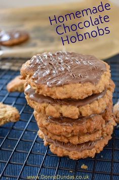 Baking Recipes Biscuits, Hob Nobs Recipe, Easy Chocolate Biscuit Recipe, Easy Biscuit Recipe Uk, Easy Biscuit Recipe Kids, Chocolate Biscuits Recipe, Easy Traybakes, Biscuit Recipe Ideas, Easy Traybake Recipes