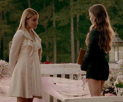 Mary-Louise and Nora -TVD Nora And Mary Louise, The Vampire Diaries Nora, Nora Hildegard, Scarlett Byrne, Vampire Diaries Outfits, Candice King, Vampire Diaries Seasons, Old Couples, The Vampire Diaries