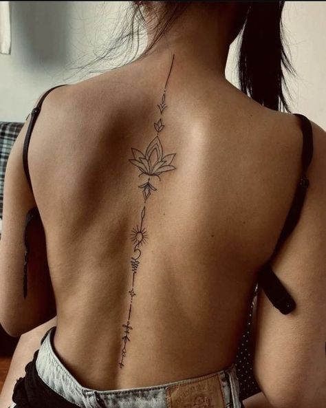 Best Spine Tattoos, Spine Tattoo Ideas, Upper Back Tattoos, Clover Tattoos, Unalome Tattoo, Sharpie Tattoos, Wicked Tattoos, One Piece Tattoos, Spine Tattoos For Women