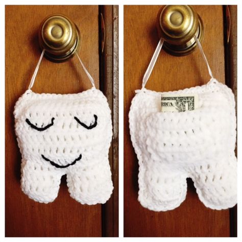 Pillow Crochet Pattern Free, Crochet Tooth Fairy, Crochet Tooth, Tooth Fairy Door Hanger, Tooth Fairy Pillow Pattern, Tooth Fairy Door, Crochet Farm Animals, Pillow Crochet Pattern, Tooth Fairy Doors