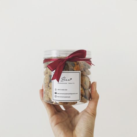 Cookie Packing Ideas Packaging Design, Cookie Jar Photography, Sticker Cookies Packaging Ideas, Cookies Packaging Ideas In A Jar, Cookie Jar Packaging, Cookies Jar Packaging, Nibbles Ideas, Dessert Packaging Design, Baking Conversion Chart