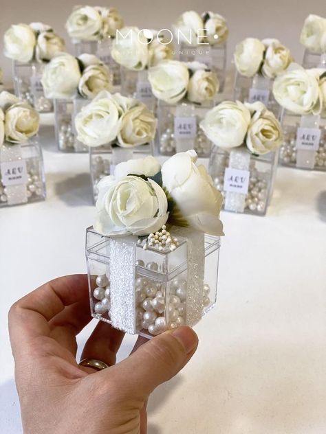 Elegant Wedding Favors for guests, Wedding Favor Boxes, Candy Favor Box, Candy Cube, Confetti Box, Birthday Favors for adults, Bridal Shower Favors, Baby Shower Favors. Great as a White Wedding Favor. White Favors, Custom Wedding Favors. This favor is perfect for any event: weddings, bridal shower. #birthdayfavors #favors #weddingfavors #partyfavors #candyfavors #favorboxes #bridalshower #babyshower #handmadfavors Clear Box Favors, Pearl Party Favors, Pastel Wedding Favors, Luxury Wedding Favors For Guests, Elegant Wedding Favors For Guests, Engagement Sweets Packing, Wedding Favors Elegant, Bridal Shower Giveaways, Wedding Gift Boxes For Guests