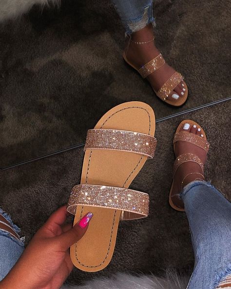 Sandals Woman, Open Toe Slippers, Slippers Summer, Rhinestone Flats, Womens Sandals Summer, Bling Shoes, Round Toe Shoes, Rhinestone Sandals, Women Slippers