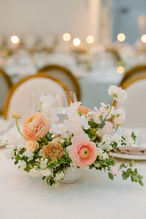 June Flowers: 20 In-Season Options for Your Wedding Tables With Flowers, Floral Centerpiece Ideas, June Flowers, Wedding Table Decorations Centerpieces, Nostalgic Wedding, Brooklyn Botanic Garden, Wedding Thanks, Boho Style Wedding, Romantic Candles