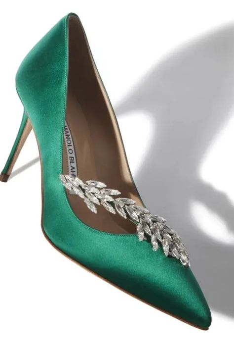 Read "GLORY" by Sofya Maxnide published on Vocal's Geeks community. Manolo Blahnik Nadira, Perfect Lady, Manolo Blahnik Hangisi, Jeweled Shoes, Manolo Blahnik Heels, Satin Shoes, Green Heels, Designer Evening Dresses, Manolo Blahnik Shoes