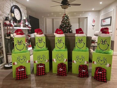 Grinch Christmas Gift Boxes, Grinch Christmas Box Ideas, Grinch Wrapping Paper Ideas, Grinch Themed Office, Grinch Boxes Stackable Diy, The Grinch Christmas Theme, Grinch Christmas Wrapping Ideas, Grinch Box Ideas, Grinch Presents Tower