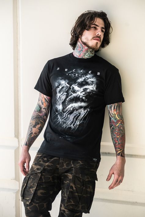 Punk Model Male, Tattoo Artist Outfit Men, Guys With Long Hair And Tattoos, Rocker Guy Outfit, Rock Summer Outfits Men, Rock Guys, Rock Band Outfits Male, Casual Metalhead Outfit Men, Rocker Guy