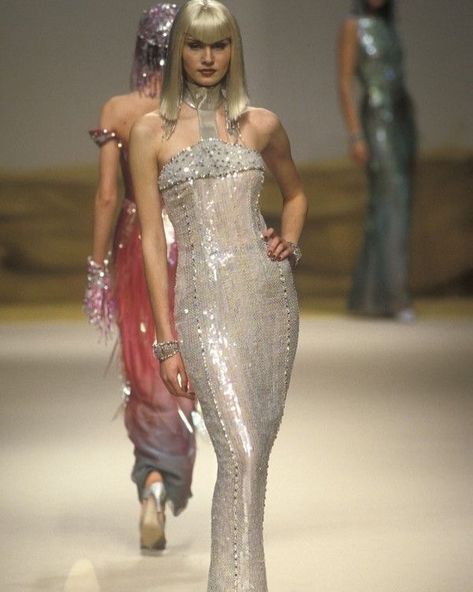 louis feraud spring 1998 Jess Mariano, 90s Runway, Louis Feraud, Art Outfit, Runway Fashion Couture, Runway Details, Fantasy Gowns, Mood Board Fashion, Party Looks